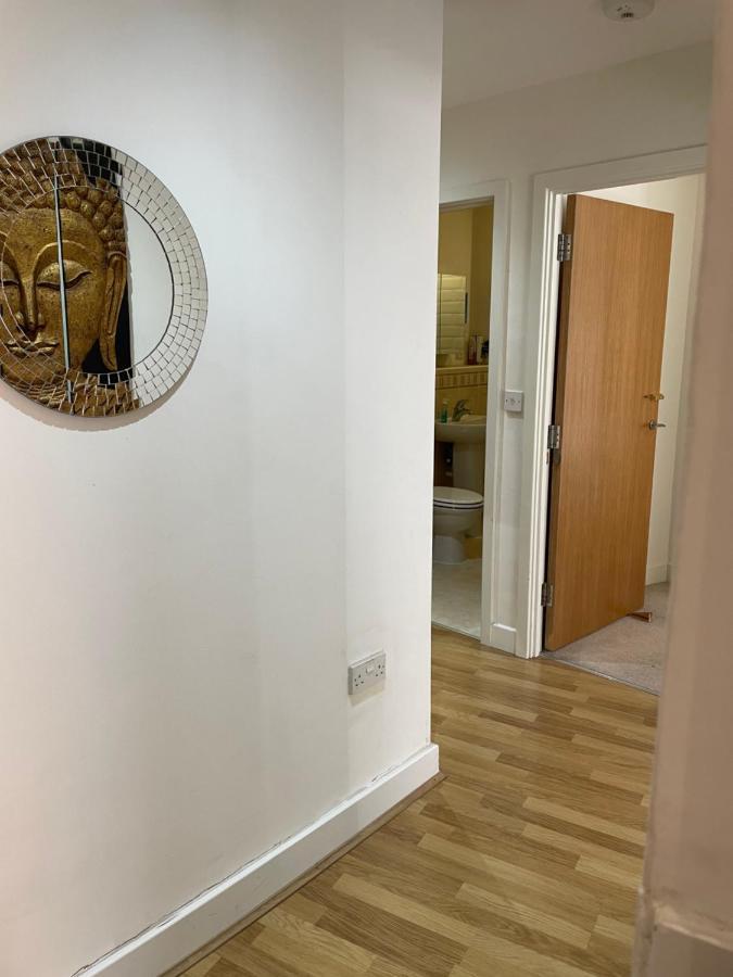 Entire Town Centre 2 Bedroom Apartment Very Close To Beach Bournemouth Bagian luar foto