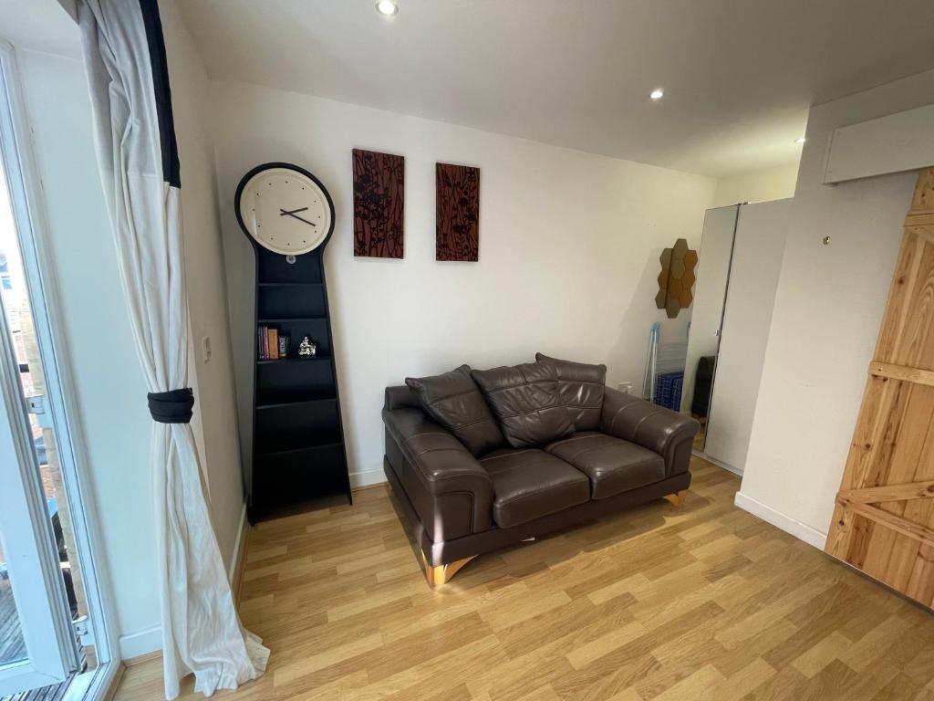 Entire Town Centre 2 Bedroom Apartment Very Close To Beach Bournemouth Bagian luar foto